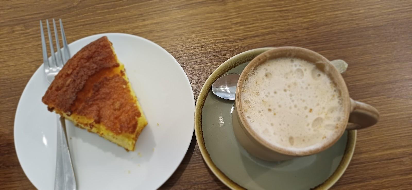 Cake & coffee